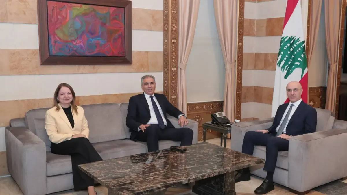 الحجار يبحث تسريع معاملات المواطنين وتعزيز جهوزية الدفاع المدني