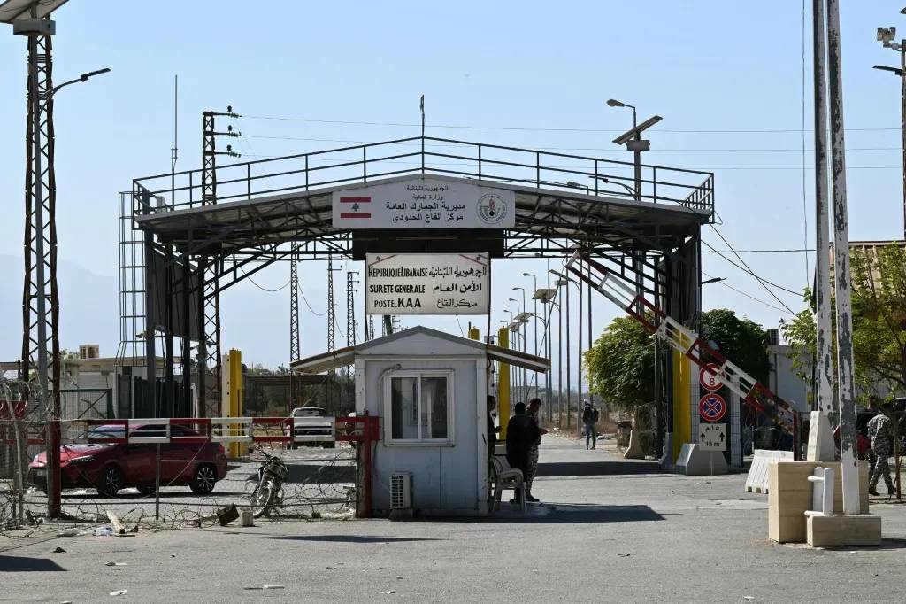 شعبة المعلومات تفكك شبكة لتهريب مقاتلين من سوريا إلى لبنان وتوقيف 5 أشخاص