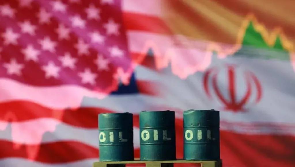 بعد الضربات الأميركية على إيران... النفط يقفز 4%