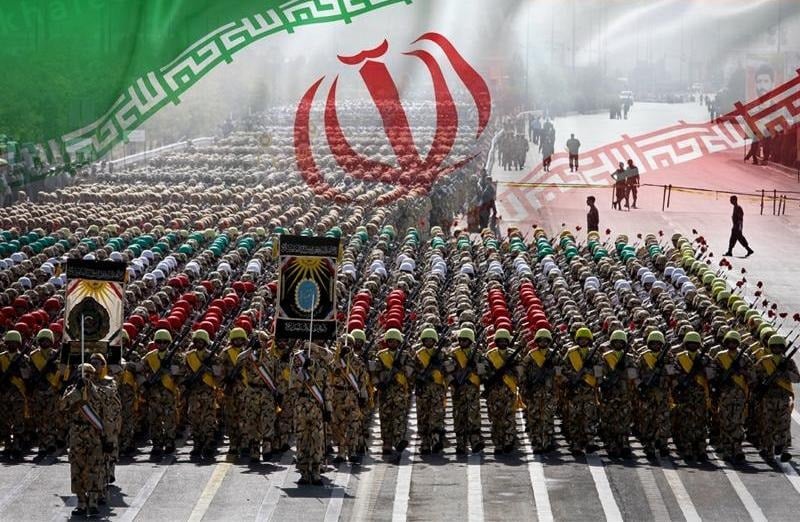 الحرس الثوري الإيراني يعلن مقتل 3 من عناصره وإصابة آخرين في هجوم على جزيرة لافان