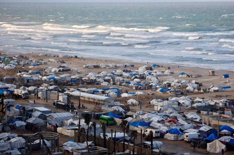 إصابة 5 صيادين فلسطينيين برصاص البحرية الإسرائيلية قبالة غزة