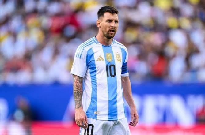 تكريم يليق بالأسطورة.. ملاعب الأرجنتين تتوقف عند الدقيقة 10 من أجل ميسي