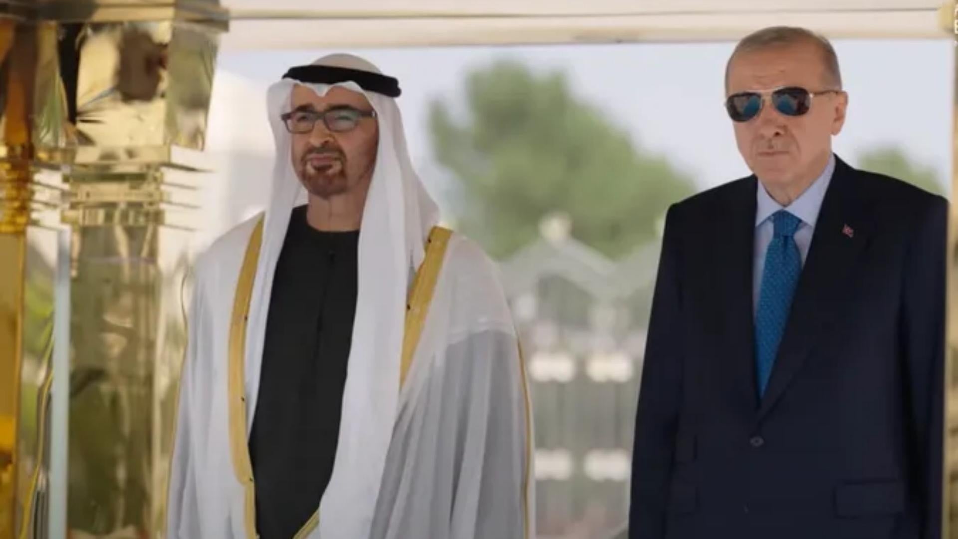 رئيس دولة الإمارات والرئيس التركي يؤكدان ضرورة تكثيف الجهود لترسيخ أسباب الأمن والاستقرار في منطقة الشرق الأوسط