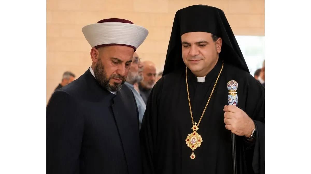 المطران إبراهيم يعزّي مفتي زحلة والبقاع بوفاة والده