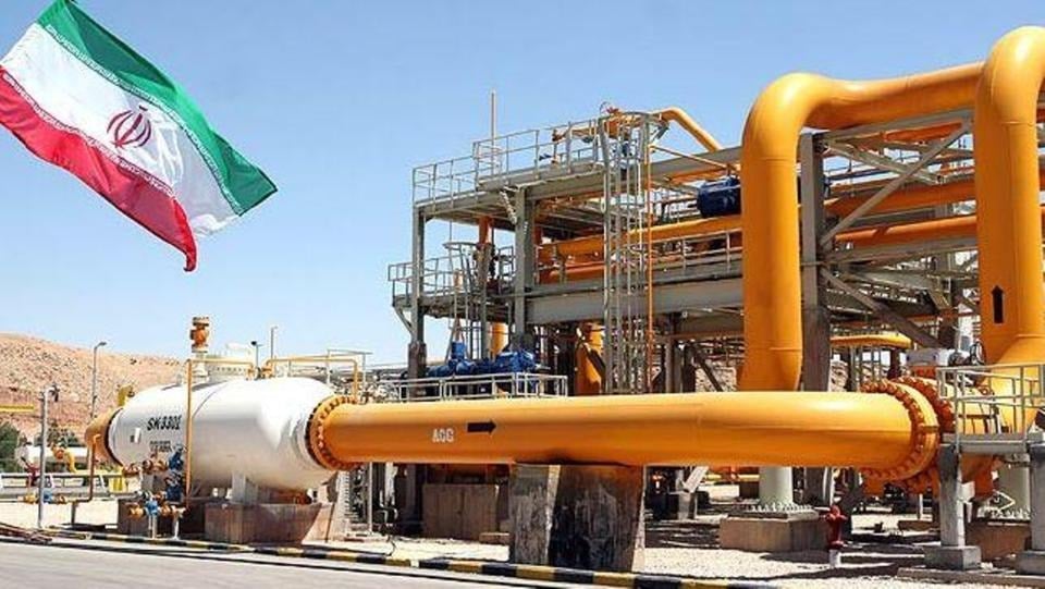 إيران: عائدات النفط مستمرة و9 مليارات دولار وُضعت بتصرف البنك المركزي
