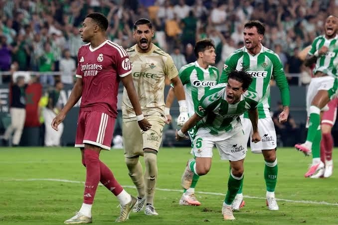 بعد السقوط امام بيتيس... قناة مدريد تهاجم التحكيم