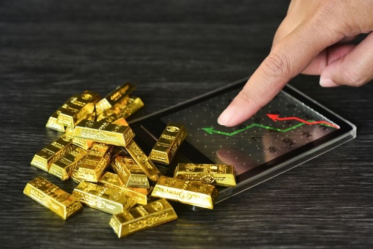 الذهب يتجه لمكاسب أسبوعية طفيفة وسط ترقب بيانات الوظائف الأميركية