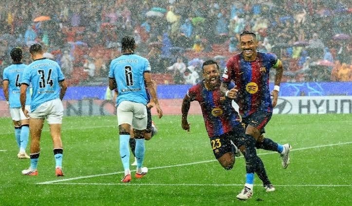 برشلونة يوجه إنذاراً مبكراً لأوروبا بخماسية في شباك فينورد