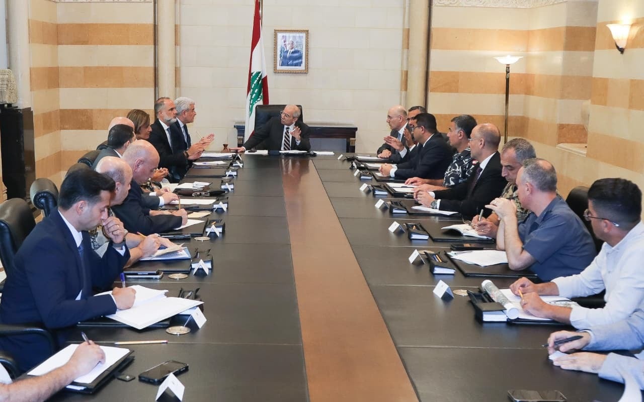 اجتماع في السرايا برئاسة سلام لتنفيذ قرارات الحكومة بشأن المطار