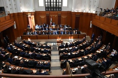 إشكال داخل مجلس النواب بين عدد من النواب والنائب عن كتلة "الوفاء للمقاومة" علي عمار