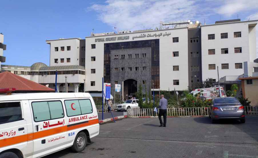 شلل وشيك يهدد مستشفيات غزة بعد توقف خدمات نقل الكوادر