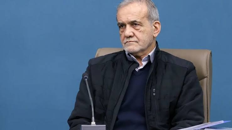 بزشكيان: إيران لن تستسلم.. والشعب الإيراني لا يُخضع بالترهيب