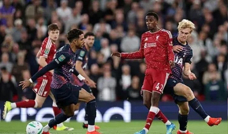 تأهل ليفربول وأرسنال الى الدور الرابع لكأس الرابطة الإنكليزية