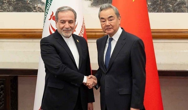 طهران وبكين تبحثان مستقبل المنطقة.. عراقجي: تداعيات القرارات ستكون هائلة