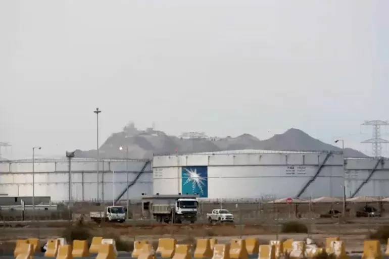 السعودية تلغي شحنات خام إلى أوروبا بعد إغلاق خط "شرق-غرب"