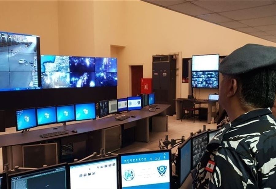 حركة_المرور كثيفة على الواجهة البحرية عين_المريسة المنارة بالاتجاهين
