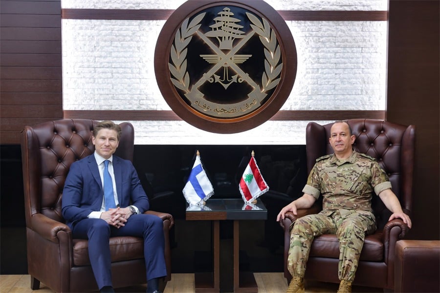 هيكل ووزير الدفاع الفنلندي يبحثان مستقبل "اليونيفيل" ودعم الجيش