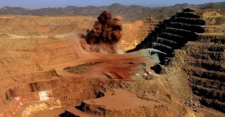 انهيار منجم ذهب في السودان يودي بحياة 82 شخصاً