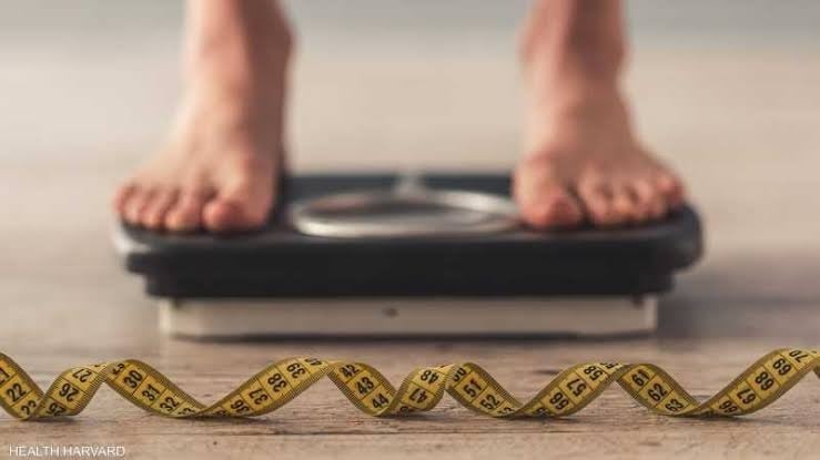 زاد وزنك خلال ساعات؟... لا تتهم الدهون سريعًا