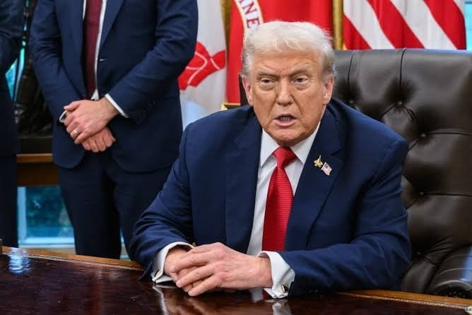 ترامب: أعلن حظر شبكتي "سي إن إن" و"إم إس ناو" وموقع "بوليتيكو" من دخول البيت الأبيض بأثر فوري