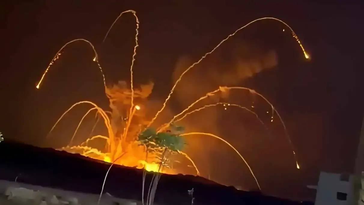 انفجارات ضخمة في مستودع ذخيرة للجيش السوري بريف حلب