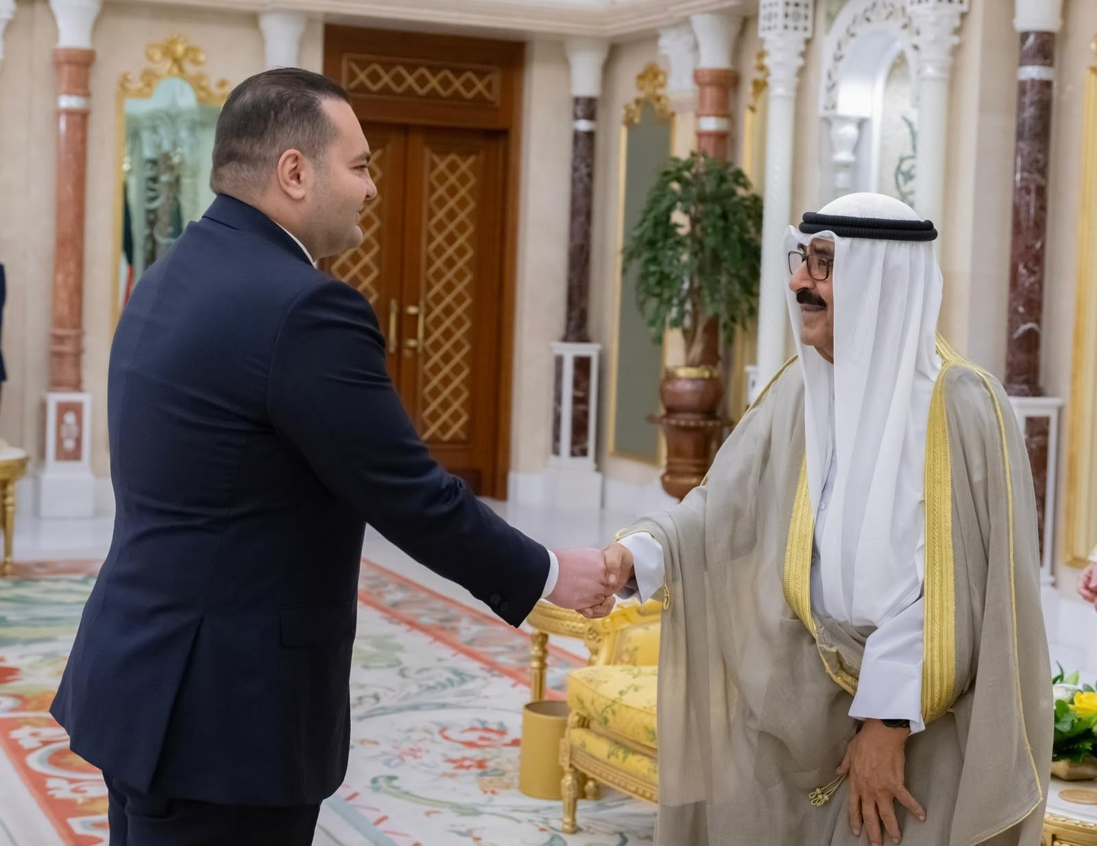 السفير محمد الزعبي يقدّم أوراق اعتماده سفيراً لدى دولة الكويت