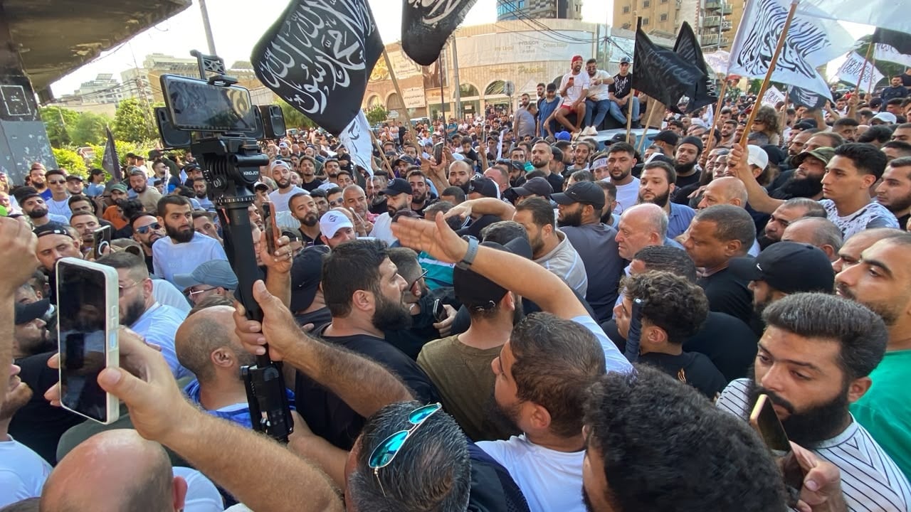 وقفة احتجاجية في طرابلس رفضًا للطعن بقانون العفو العام