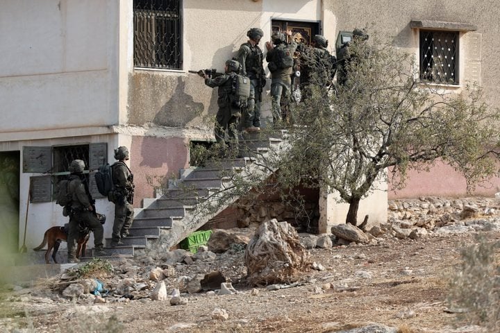 اقتحام واسع لبلدة بدو... الاحتلال يعتقل 53 فلسطينيًا عقب عملية "حلميش"