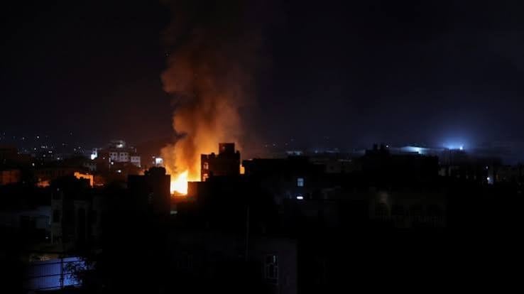 الحوثيون: 300 غارة سعودية على اليمن خلال أسبوع