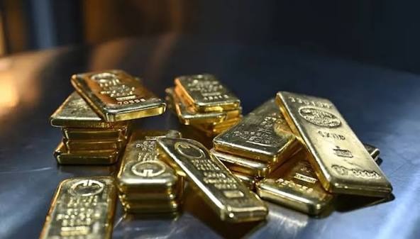 الذهب يتراجع.. والأسواق تترقب تطورات الشرق الأوسط
