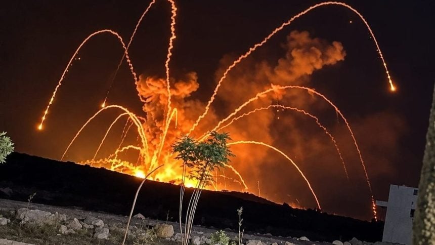 وزارة الطوارئ السورية: استنفار فرق الدفاع المدني في منطقة العيس في ريف حلب الجنوبي نتيجة استمرار الانفجارات في مستودع للذخيرة