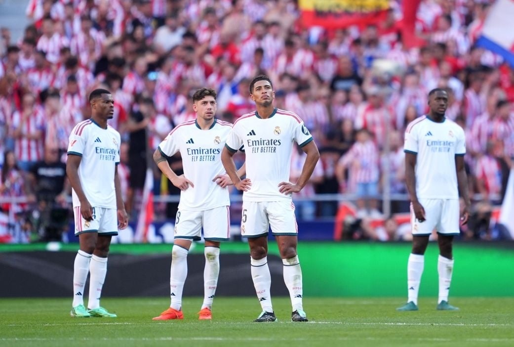 6 نقاط تفصل ريال مدريد عن برشلونة.. التاريخ يمنح الملكي أملاً وحيداً