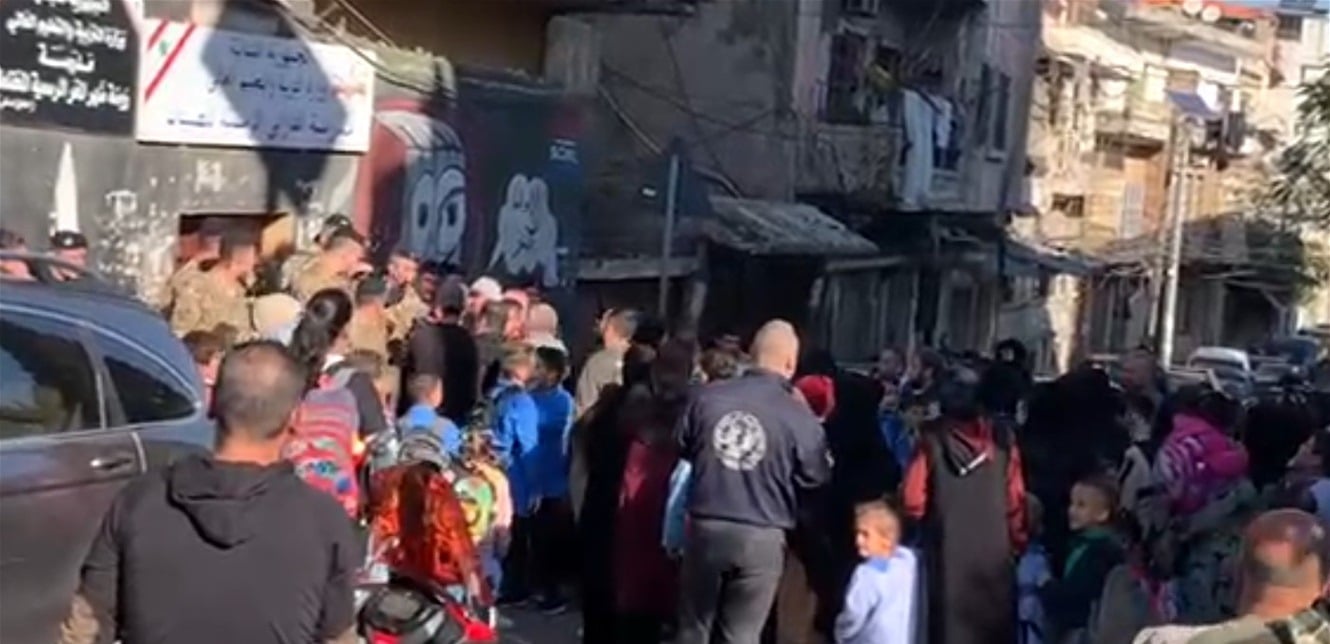 اعتصام أهالي طلاب مدرسة رسمية بالقبة في طرابلس رفضًا لإقفالها