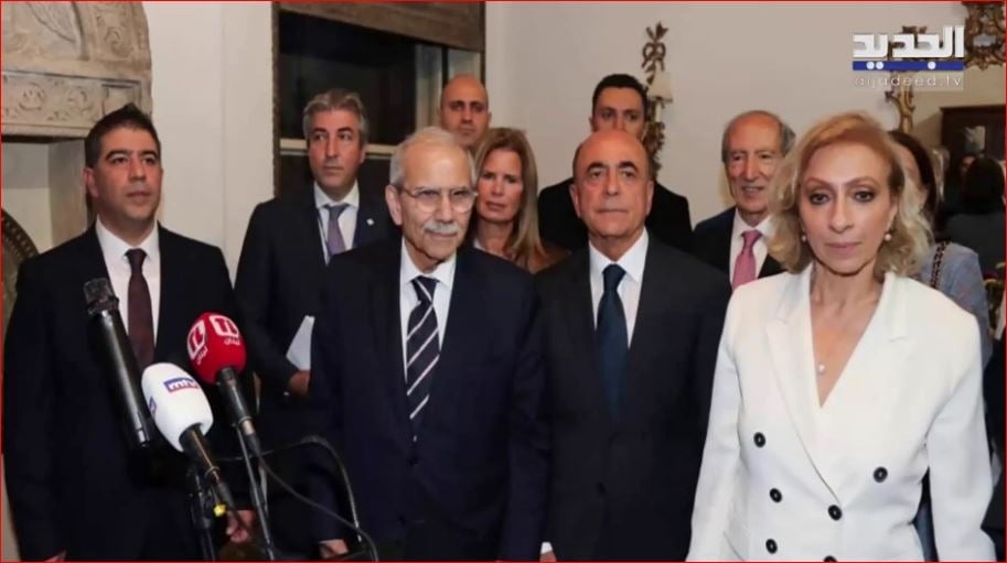 "دردشة عالواقف"
