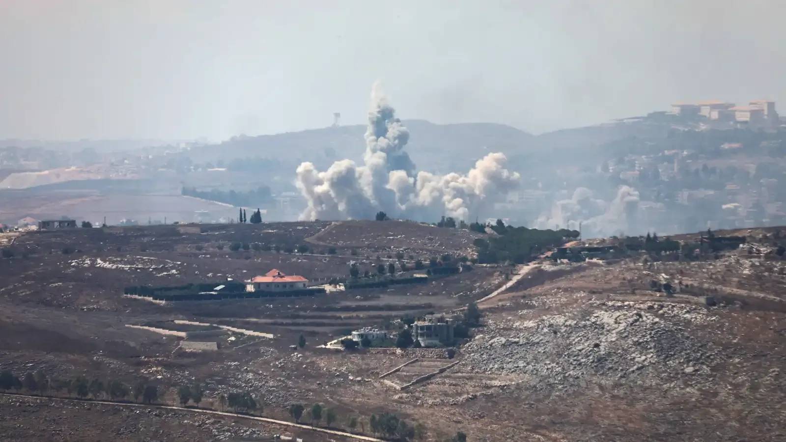 جيش الاحتلال الإسرائيلي ينفذ تفجيرا في أطراف بلدة برعشيت