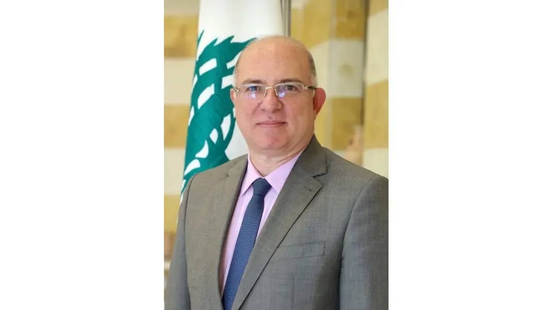 وزارة العمل تدعو إلى تقديم إجازات العمل قبل شهر من انتهاء الإقامة