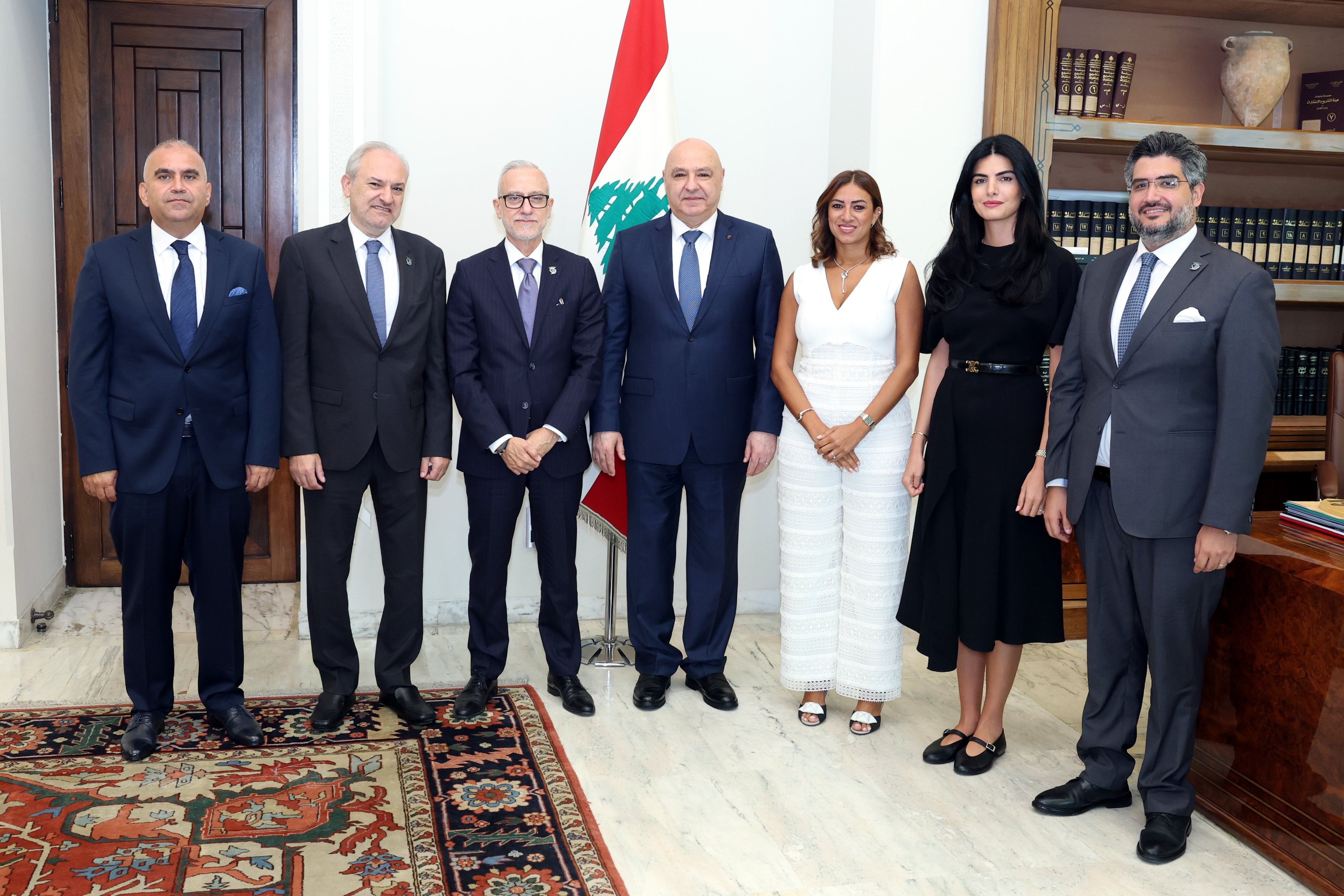 رئاسة الجمهورية: الرئيس جوزاف عون عرض مع مجلس إدارة مرفأ طرابلس خطة عمل المرفأ ودعا إلى العمل بروح الفريق وتطوير القوانين الناظمة لعمل المرافئ في لبنان