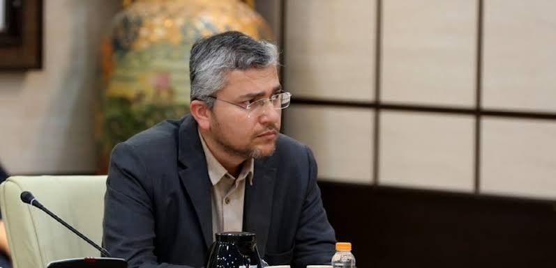 المتحدث باسم لجنة الأمن القومي بمجلس الشورى الإيراني: وفقاً للمادة 13 فإن عدم الالتزام باللوائح المتعلقة بعبور السفن من مضيق هرمز يخضع للمادة 5 من قانون العقوبات الإسلامي