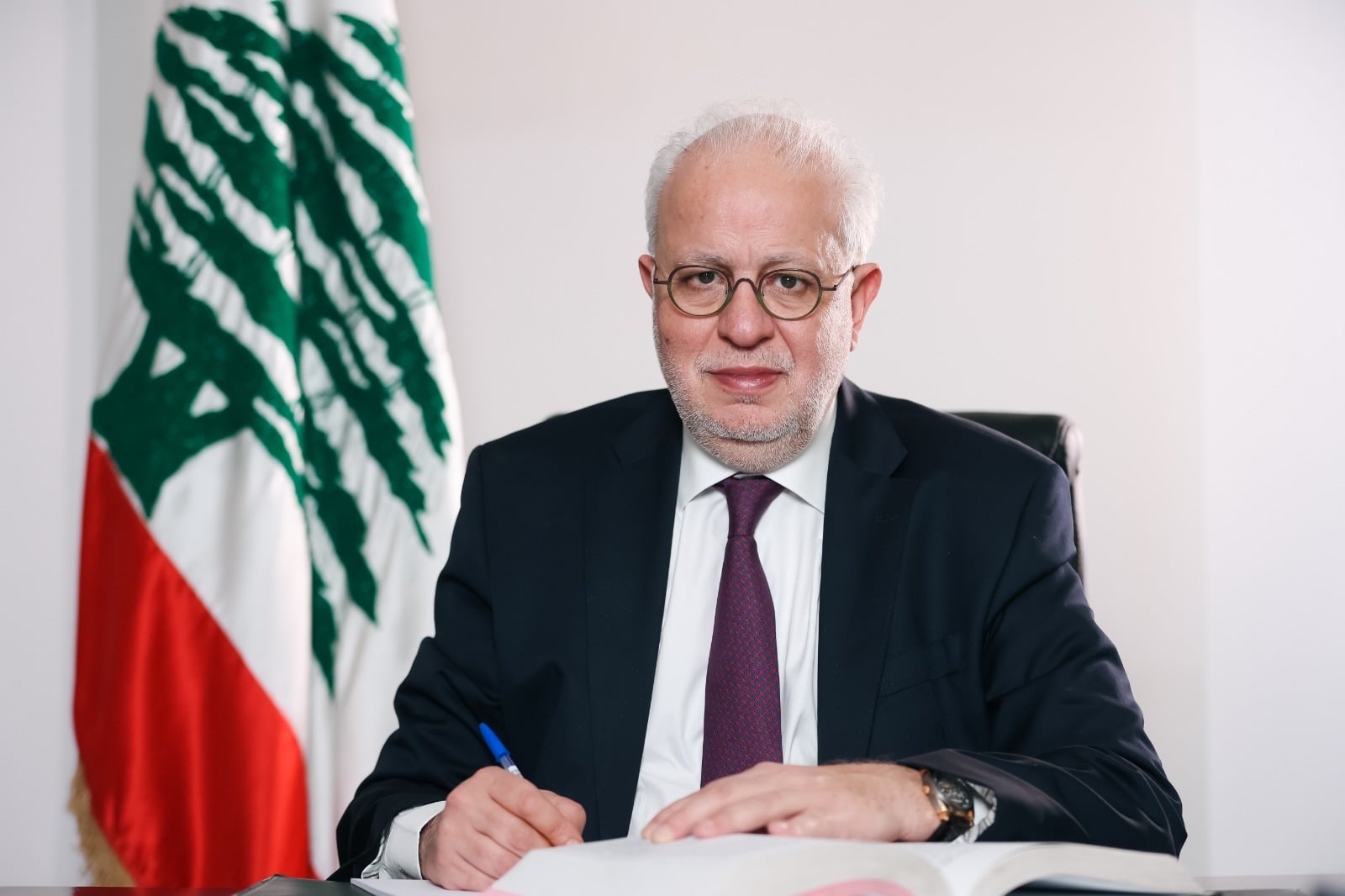 وزير العدل عادل نصار وقع التشكيلات القضائية الجزئية