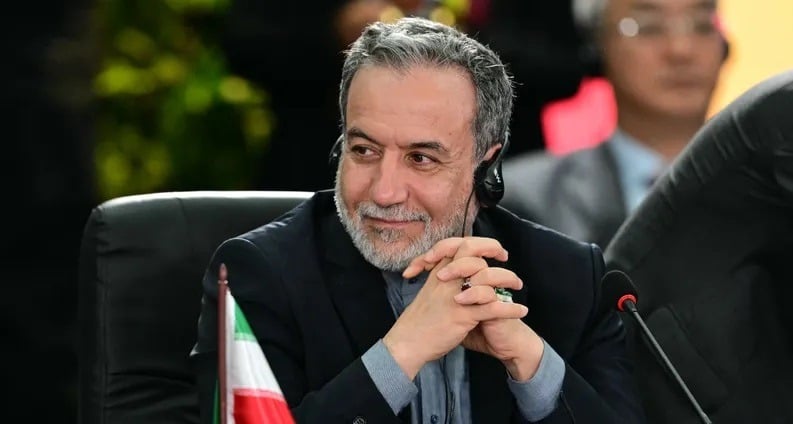 عراقجي: انعدام الأمن في مضيق هرمز وتعطل الملاحة البحرية نتيجة مباشرة لعدوان أميركا و"إسرائيل"، ومهلة الـ7 أيام تبدأ بمجرد قبول الولايات المتحدة الخطة التي اقترحناها.