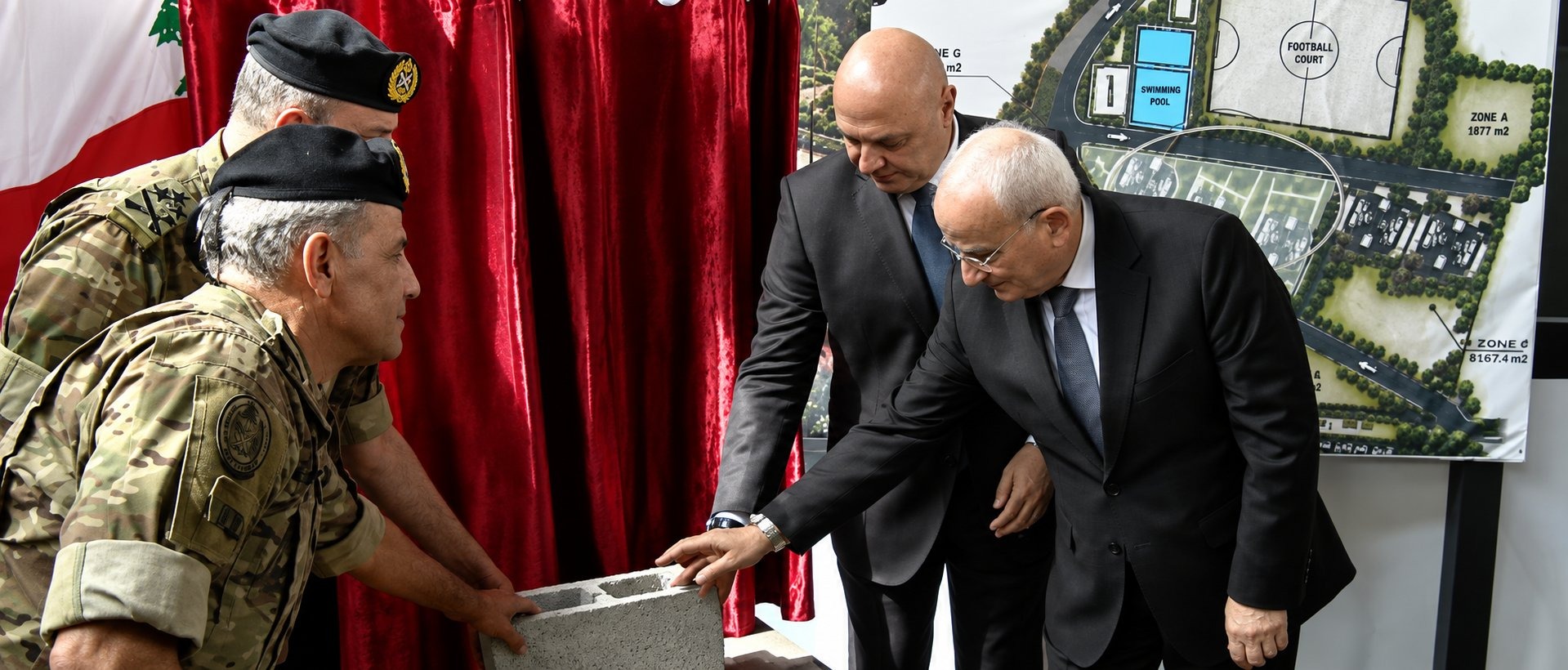 عون يضع حجر الأساس لمساكن الجيش: أنتم الصخرة التي نبني عليها دولتنا