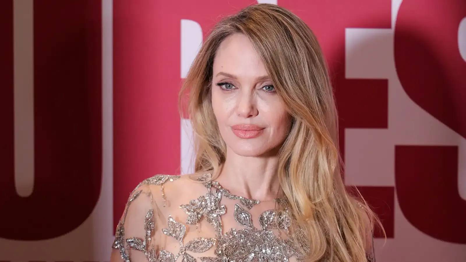أنجلينا جولي تبيع قصرها التاريخي في لوس أنجلوس... مقابل 24.75 مليون دولار