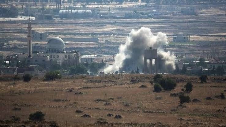 "الجزيرة": قوات الاحتلال الإسرائيلي تقصف بالمدفعية منطقة بين قريتي كودنة وبريقة بريف القنيطرة جنوبي سوريا