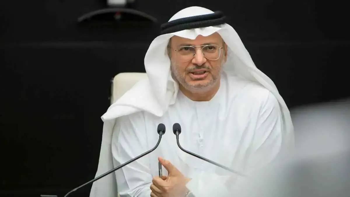 قرقاش: احترام سيادة الدول وخياراتها المستقلة مبدأ أساسي للاستقرار