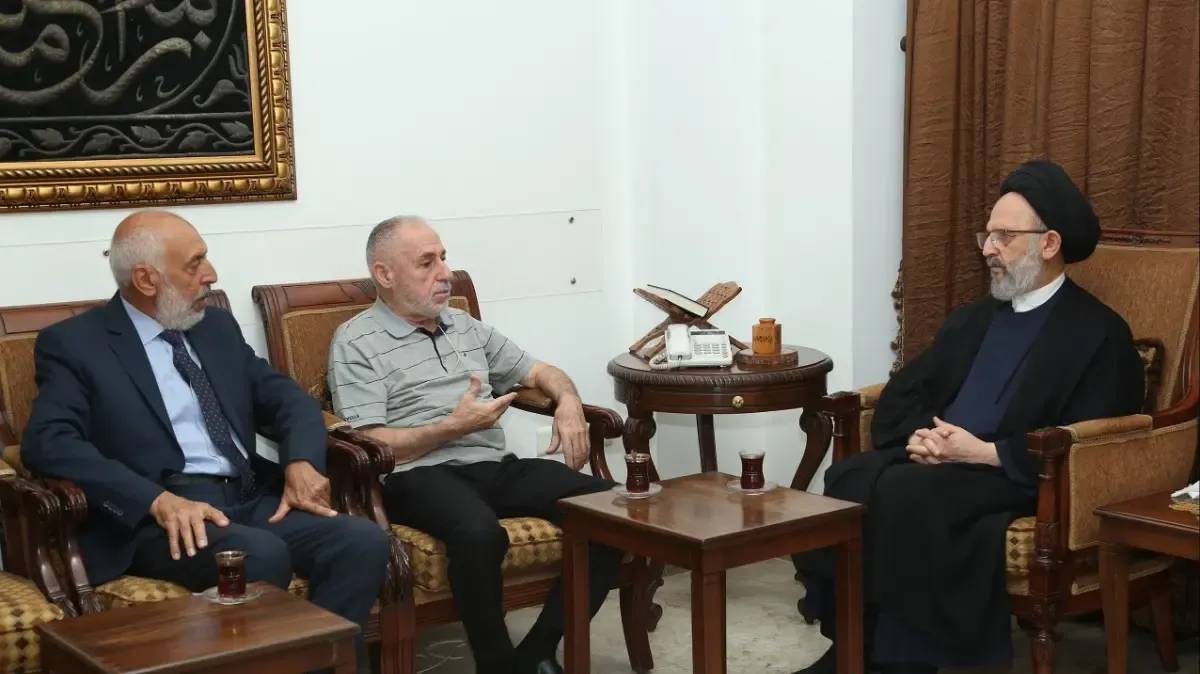فضل الله يبحث مع وفد من «حزب التحرير» تعزيز الوحدة الإسلامية والتطورات