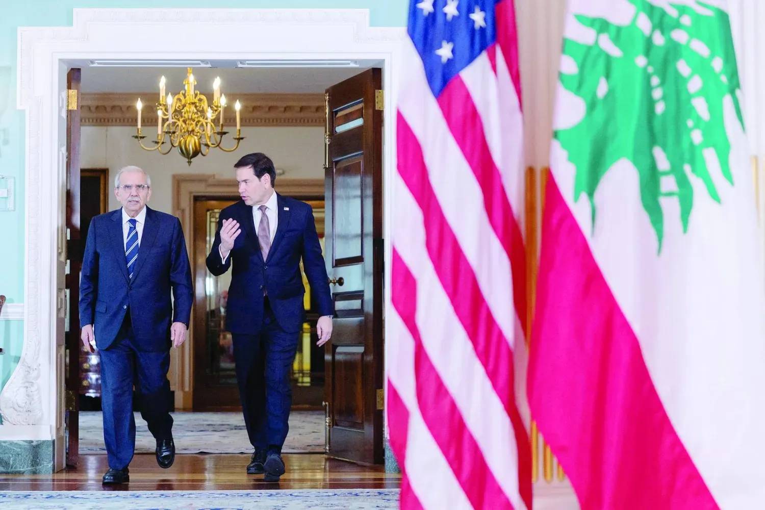 معلومات للـLBCI: سلام اعتبر أمام روبيو ان الحل في مسار تنفيذ صيغة الإطار هو وضع جدول زمني للانسحاب الاسرائيلي بالتزامن مع بسط سلطة الدولة على كامل اراضيها كما في وضع نظام تحقق صلب لوقف تبادل الاتهامات بين لبنان و"إسرائيل" وأنه يجب تطبيق التحقق على الجانبين