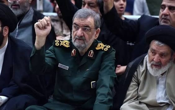 أمين المجلس الأعلى للأمن القومي الإيراني: يواصل أسوأ رئيس في تاريخ أميركا الحديث بلا توقف حتى باتت كلماته تتجاوز أوهامه
