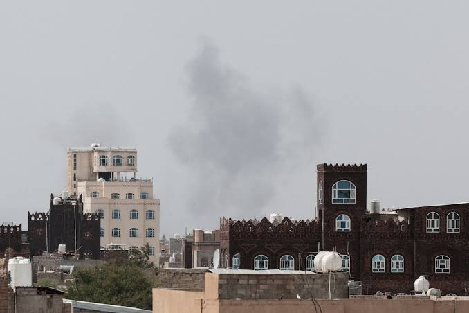 التحالف السعودي: اعتراض وتدمير 3 صواريخ باليستية حوثية باتجاه خميس مشيط