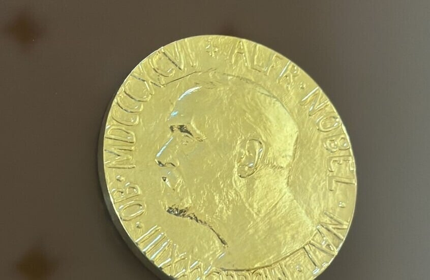 أبحاث هرمونات الشهية وأدوية السمنة تتصدر التوقعات لنيل نوبل الطب 2026