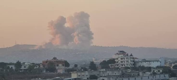 قصف مدفعي إسرائيلي على بلدة المنصوري في جنوب لبنان.